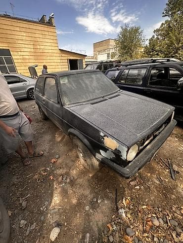 Продажа авто: Автомобиль хэтчбек 3‑дверный, компакт‑класса. Кузов черного цвета — 4