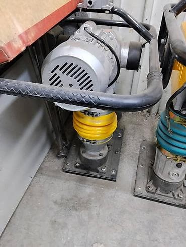 Вибронога (трамбовка) для уплотнения грунта и сыпучих материалов. -