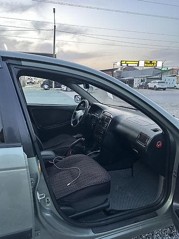 тайота: Toyota Avensis: 2003 г., 1.8 л, Механика, Бензин, Седан — 9