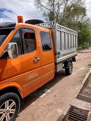 спринтер 5 тон: Легкий грузовик, Mercedes-Benz, Дубль, 3 т — 5
