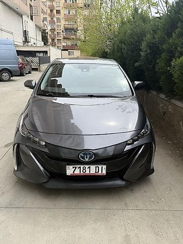 Toyota Prius: 2020 г., 1.8 л, Вариатор, Гибрид, Хэтчбэк at lalafo.kg Toyota Prius: 2020 г., 1.8 л, Вариатор, Гибрид, Хэтчбэк