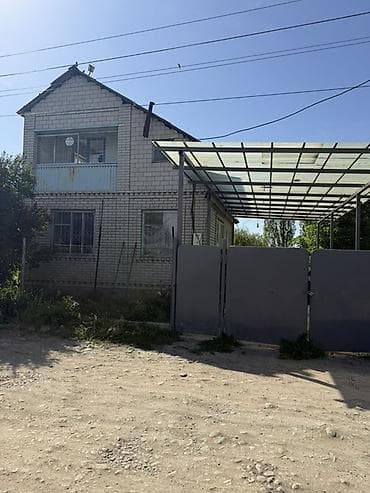единственный владелец: Продаётся кирпичный двухэтажный дом с большим участком и навесом для — 1