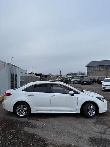 levin: Toyota Corolla: 2021 г., 1.8 л, Автомат, Гибрид, Седан — 10