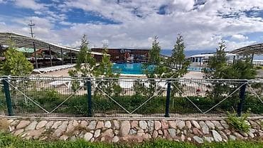 Иссык-Куль 2026: Коттедж, Коттедж 84Б Детская площадка, Парковка, стоянка, Охраняемая территория — 7