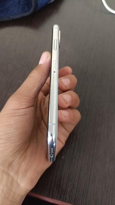 часы на палец: IPhone X, Б/у, 256 ГБ, Серебристый, Зарядное устройство, Чехол, 100 % — 2