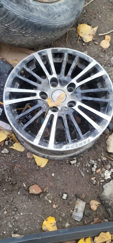 колпак на спринтер: Литые Диски R 15 1 шт, отверстий - 5 — 1