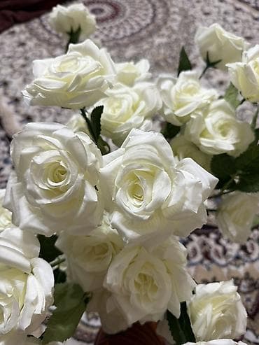 цветы из биссера: Гулдор сатылат. Жаны. Веткалары жакшы. Подставка бар в комплекте 3шт — 6