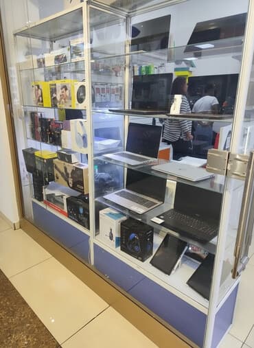 купить оборудование для ремонта телефонов: Срочно! Продам витрины, 5 шт. Высота 1,8 м, ширина 0,9 м. Подойдёт — 1