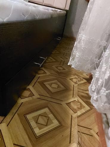 фикус большой: Кровать двуспальная с мягким изголовьем и выдвижными ящиками. торг — 3