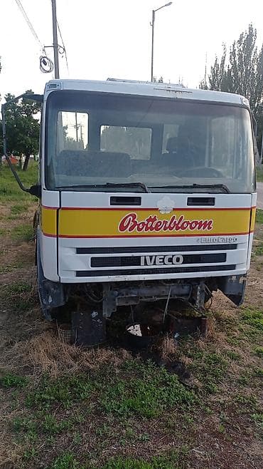 экспедиционные канистры: Кабина Iveco — 1