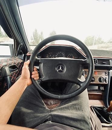 Транспорт: Mercedes-Benz W124: 1988 г., Механика, Седан — 2