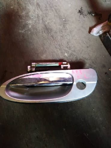 услуги маникюра на дому: Наружная ручка задней левой, передней левой, передней правой двери — 2