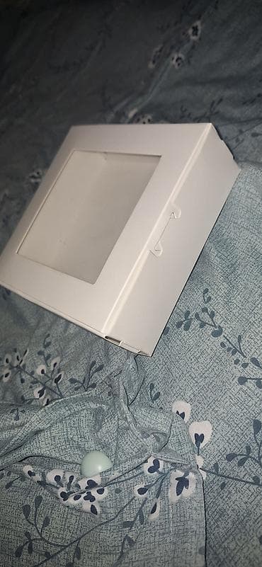 Белая картонная коробка с прозрачным окном 100шт - Материал: плотный