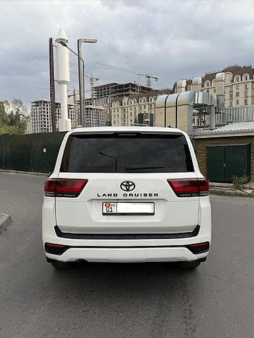 Toyota Land Cruiser: 2022 г., 3.5 л, Автомат, Бензин, Внедорожник — 10