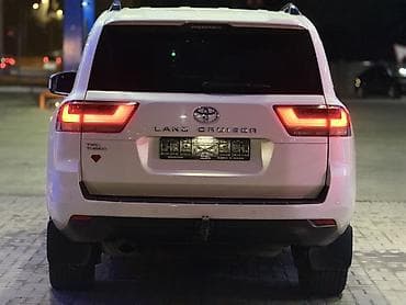 10 лет в одних руках: Toyota Land Cruiser: 2024 г., 3 л, Автомат, Бензин, Внедорожник — 7