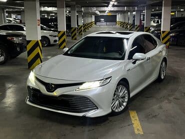 Toyota Camry: 2019 г., 2.5 л, Автомат, Гибрид, Седан