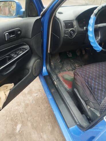 голф 6: Volkswagen Golf: 1999 г., 2.3 л, Механика, Бензин, Хэтчбэк — 8