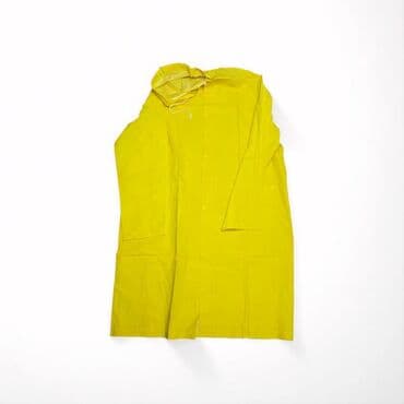 плащ дождовик: Практичный плащ-дождевик яркого желтого цвета, предназначенный для — 3