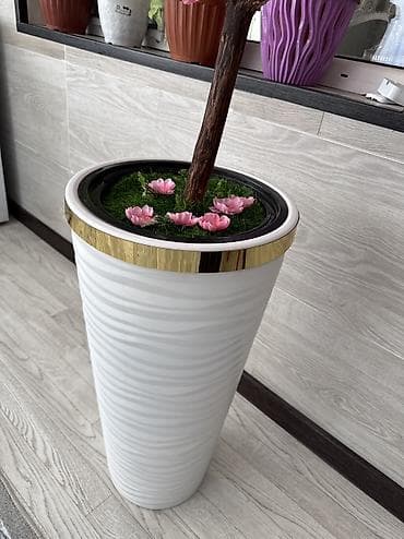 Декор жана интерьер: Декоративное цветущее дерево с розовыми соцветиями в высоком напольном — 3