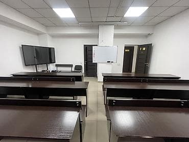 12 мик: Аудитория для обучения/тренингов Светлая учебная комната с рядами — 3