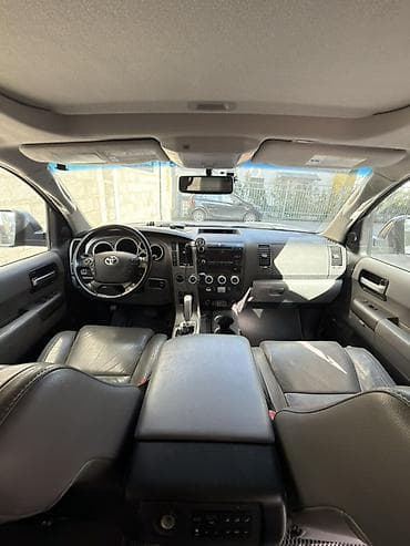 е 65: Toyota Sequoia: 2010 г., 5.7 л, Автомат, Бензин, Внедорожник — 6