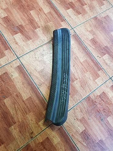 r50: Решетка радиатора Nissan Б/у, Оригинал — 1