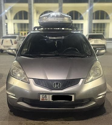 Honda Jazz: 2009 г., 1.3 л, Автомат, Бензин, Хэтчбэк