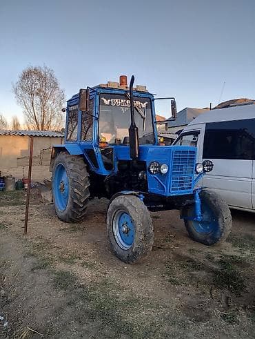Агродроны: Трактор колесный, с кабиной. - Цвет: синий. Закрытая остекленная — 8