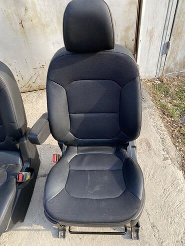 Детали салона: Переднее сиденье, Кожа, Kia 2021 г., Б/у — 8