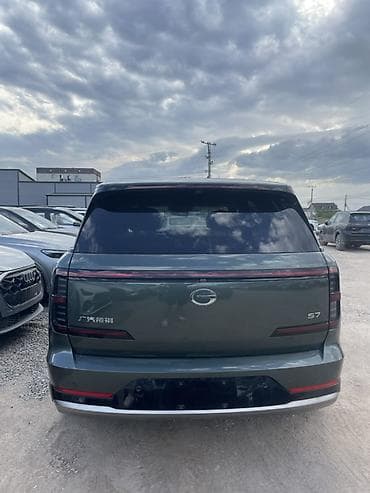 GAC (Trumpchi) S7 — современный 3‑рядный кроссовер в темно‑зеленом at lalafo.kg GAC (Trumpchi) S7 — современный 3‑рядный кроссовер в темно‑зеленом