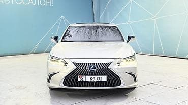 гибрит центр: Lexus ES: 2019 г., 2.5 л, Вариатор, Гибрид, Седан — 1