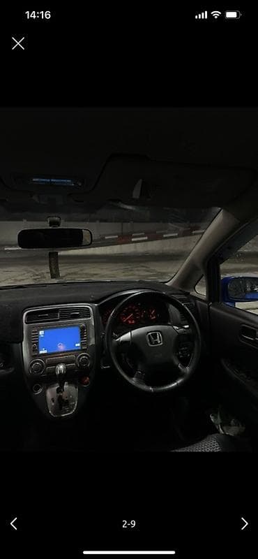 Honda Stream: 2005 г., Автомат, Бензин, Вэн/Минивэн — 5