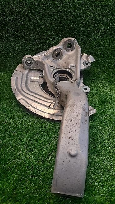 bmw diski: Кулак поворотный левый Е70 6 773 783 Год 2009 В отличном состоянии — 4