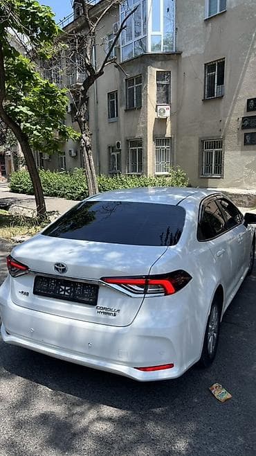 prius v: Toyota Corolla: 2020 г., 1.8 л, Автомат, Гибрид, Седан — 4