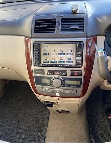 японский трактора: Toyota Ipsum: 2001 г., 2.4 л, Автомат, Бензин, Минивэн — 8