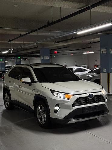 Toyota RAV4: 2019 г., 2.5 л, Вариатор, Гибрид, Кроссовер