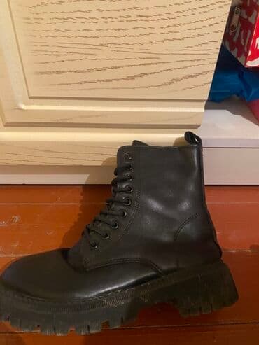 обувь на годик: Черные ботинки в стиле гриндерс/берцы. - Материал верха: гладкая — 2