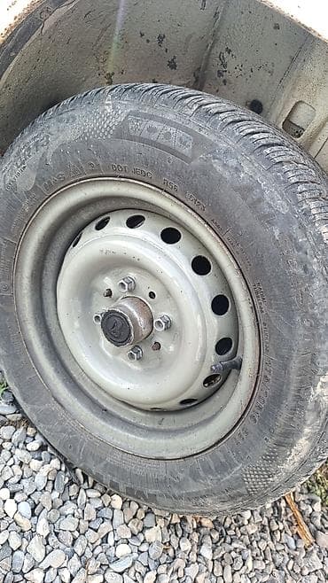Колеса в сборе 175 / 70 / R 13, Всесезонная, Запаска, Железные, отверстий - 4
