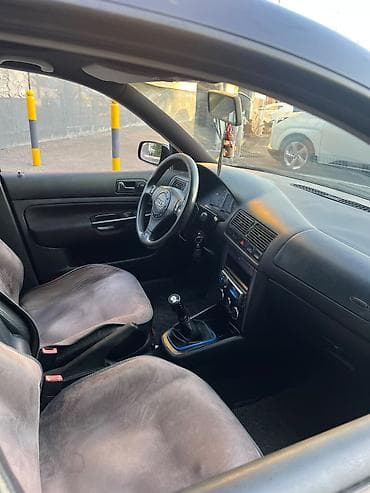 Продажа авто: Volkswagen Golf: 1999 г., 1.6 л, Механика, Бензин, Хэтчбэк — 3