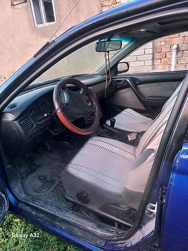sprinter bazar: Toyota Carina E: 1993 г., 1.8 л, Механика, Бензин, Седан — 5