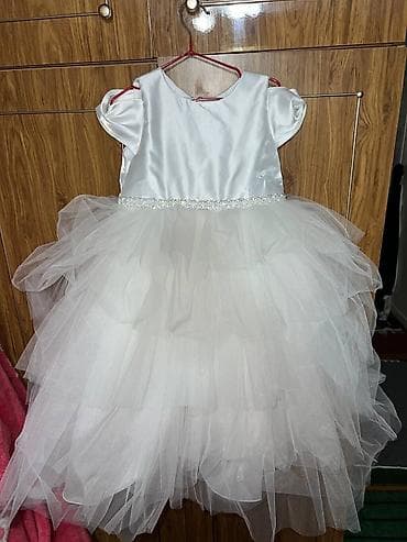 платье дордой: Продаю красивое платье двойка. Цвет айвори. На возраст 4-6 лет — 6
