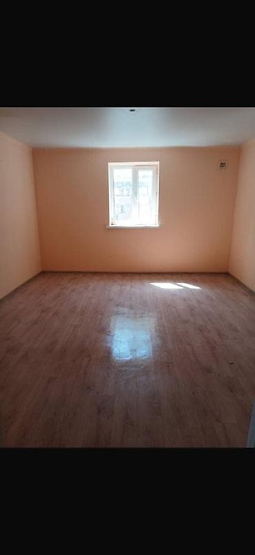 Студия с отдельным входом. Планировка и отделка: - Комната правильной