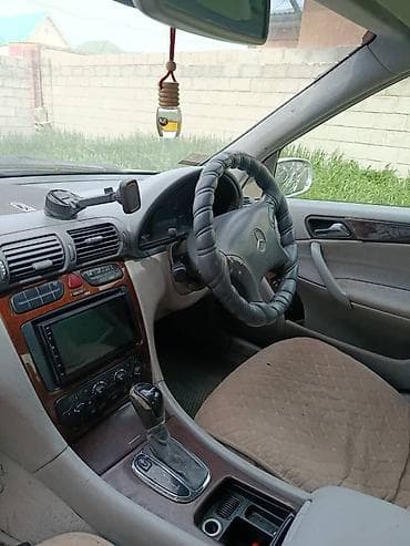 Продажа авто: Mercedes-Benz C-Class: 2003 г., 2 л, Автомат, Бензин, Седан — 4