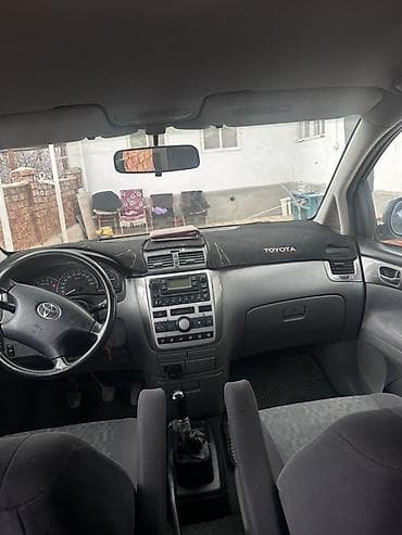 Продажа авто: Toyota Avensis: 2003 г., 0.2 л, Механика, Бензин, Минивэн — 4
