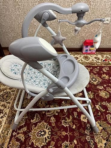 музыкальное кресло качалка: Детский шезлонг, Б/у, Электронная, Другой материал, цвет - Серый — 1