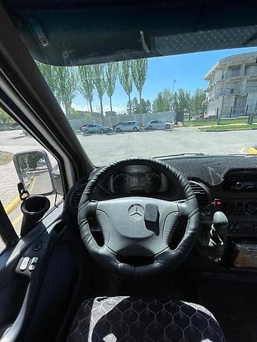 полики мерс: Mercedes-Benz Sprinter — пассажирский микроавтобус (салон) Описание — 4