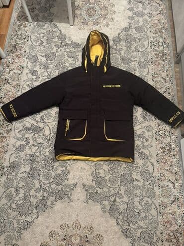 дождевик для велосипедистов: Зимняя куртка с капюшоном, черная с контрастной желтой подкладкой и — 2