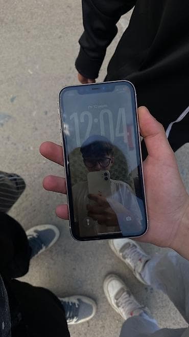 мобил: IPhone 11, Б/у, 64 ГБ, Белый, 73 % — 2