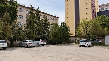 Коммерциялык мүлк: Кеңселерди ижаралоо, 22 м², Административдик имаратта, Тоолор көрүнүп турат, 1-катар, Коопсуздук системасы менен — 1