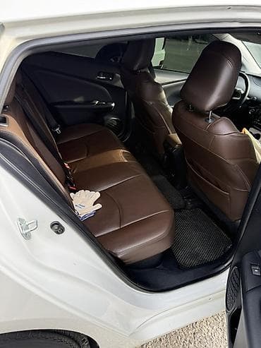 byd e2 2022: Toyota Prius: 2017 г., 1.8 л, Вариатор, Гибрид, Хэтчбэк — 8